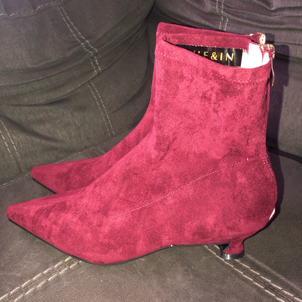 Point Toe Sculptural Heeled Sock Boot- Burgundy